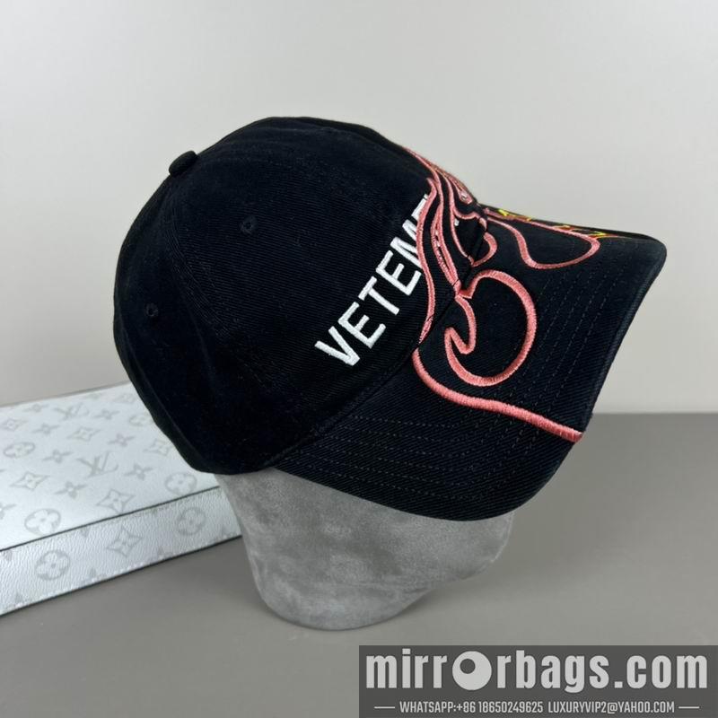 Vetements Hat dx01