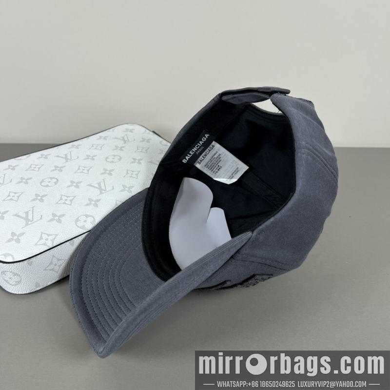 Balenciaga Hat dx09