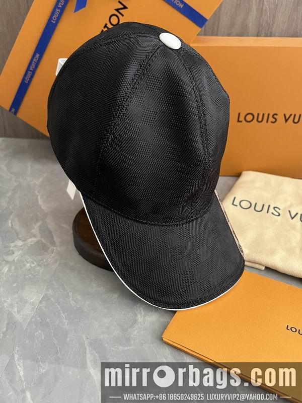 LV Hat dx04