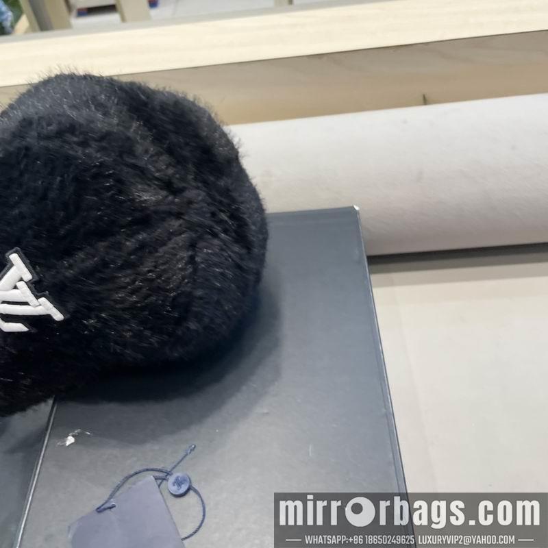 LV Hat 010402