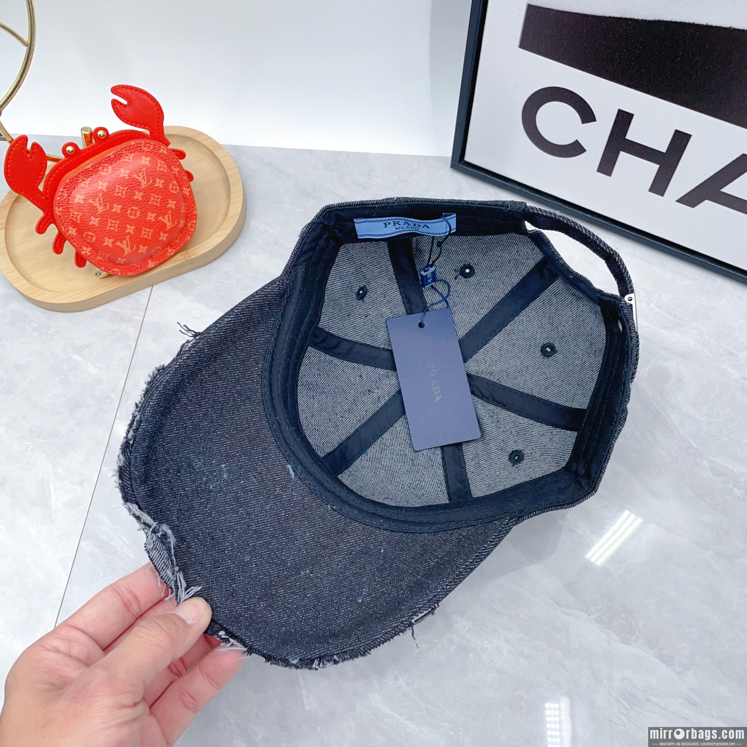 Prada Hat dx01