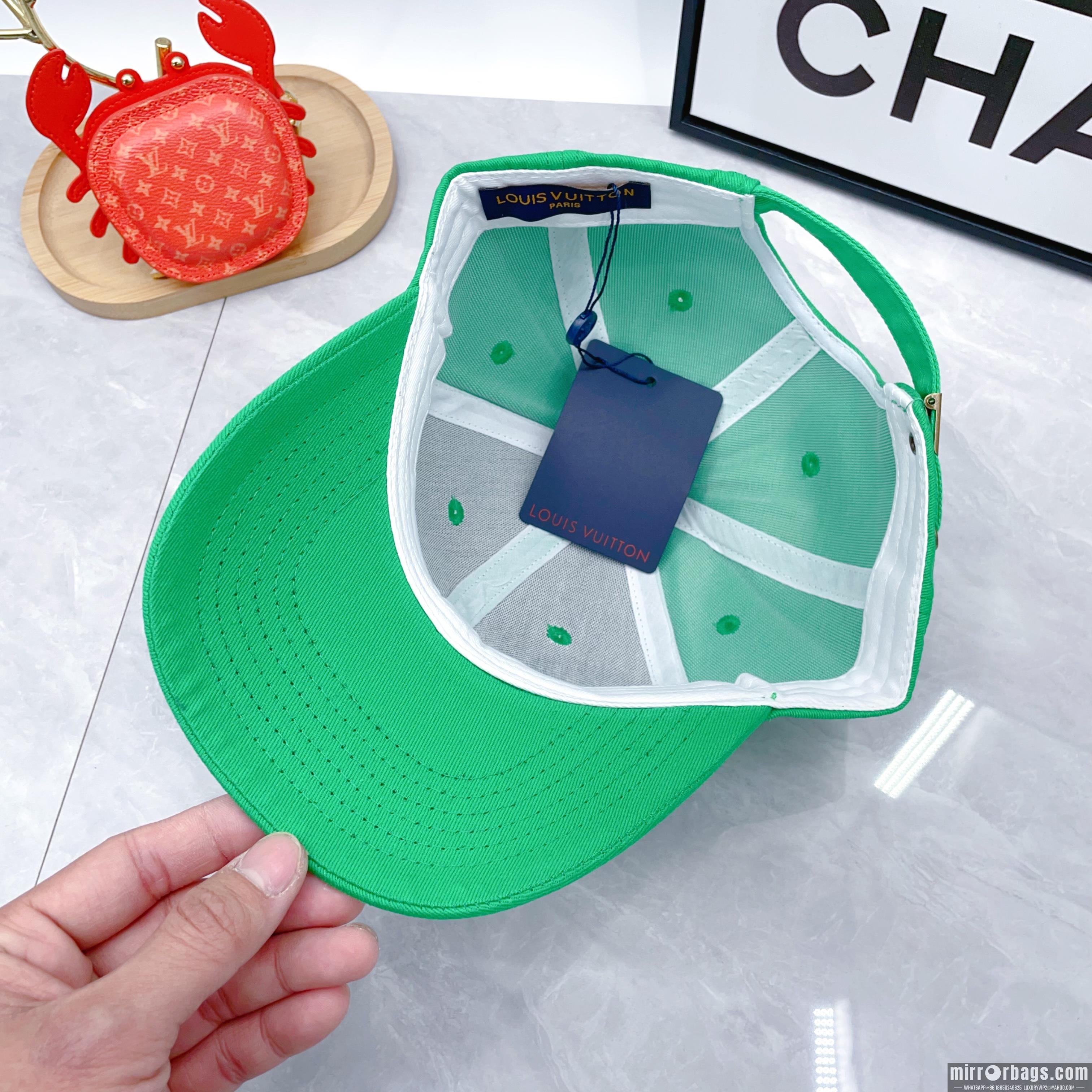 LV Hat dx04