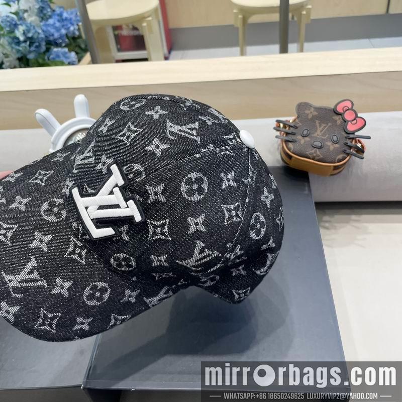 LV Hat 082601