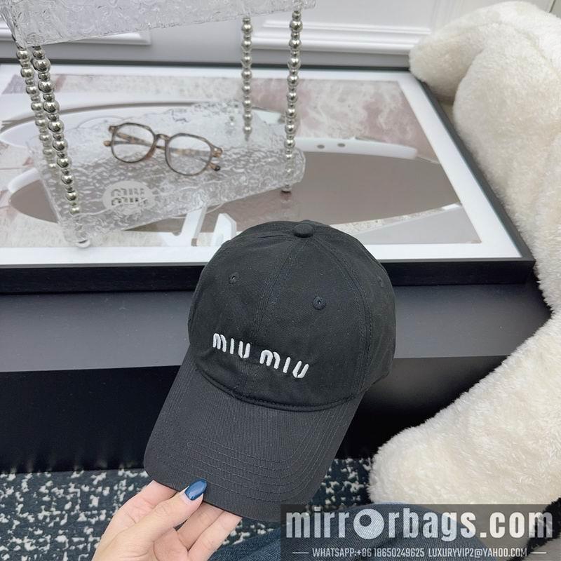 Miumiu Hat hm02