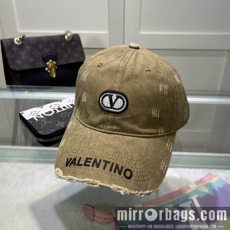 Valentino Hat 042701