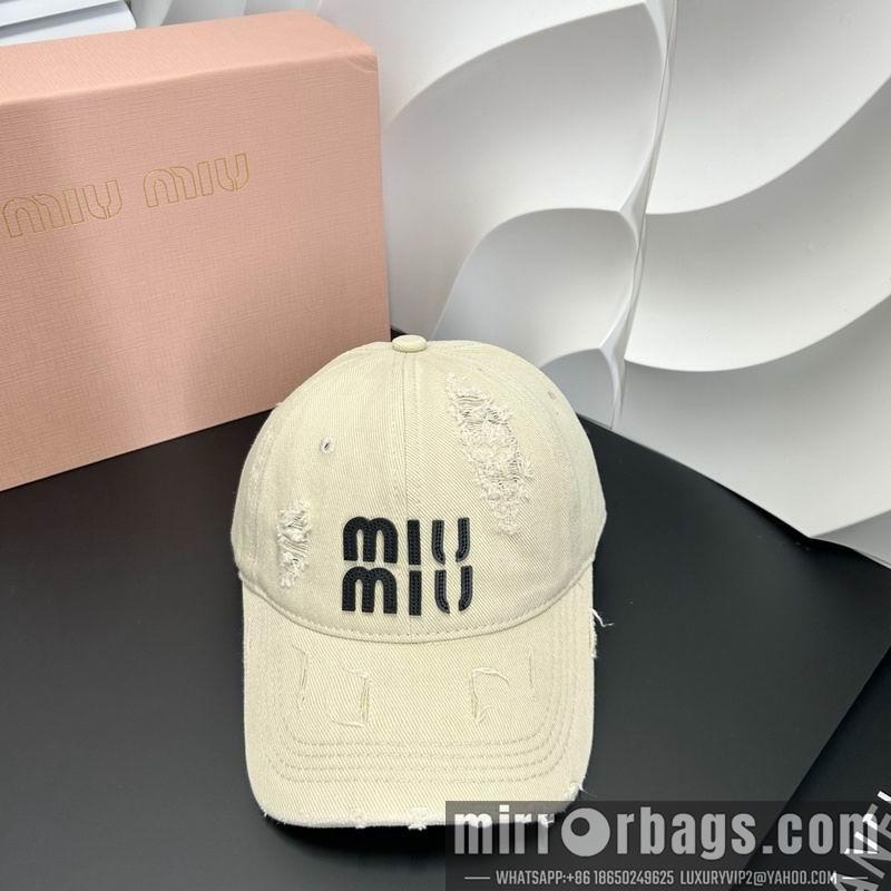 Miumiu Hat hm05