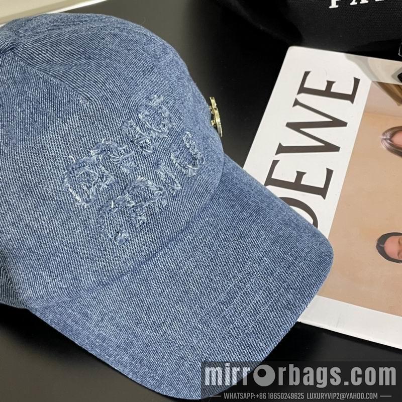 MiuMiu Hat 042702