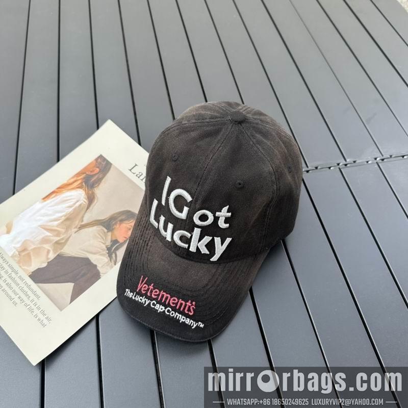 Vetements Hat 041838