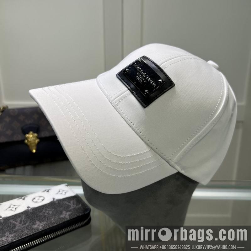 DG Hat dx01
