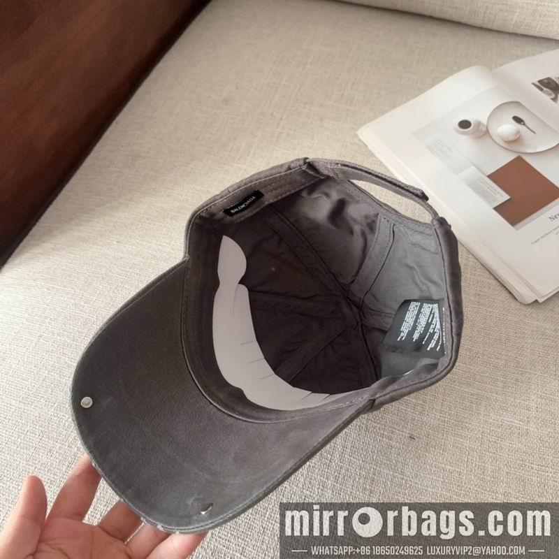 Balenciaga Hat dx22