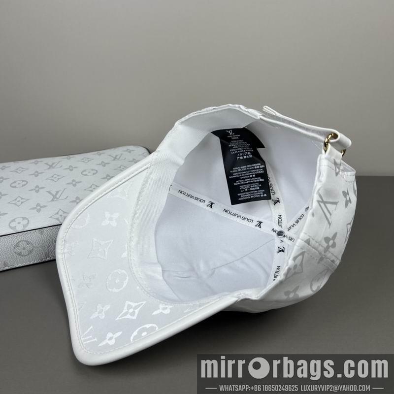 LV Hat dx64