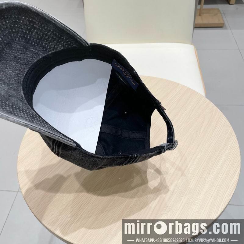 LV Hat 010903