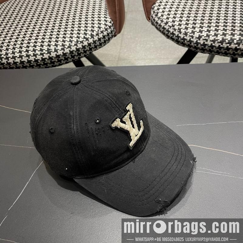 LV Hat 040201