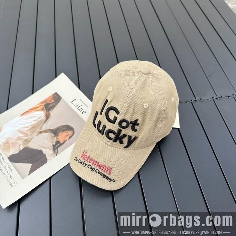 Vetements Hat 041838
