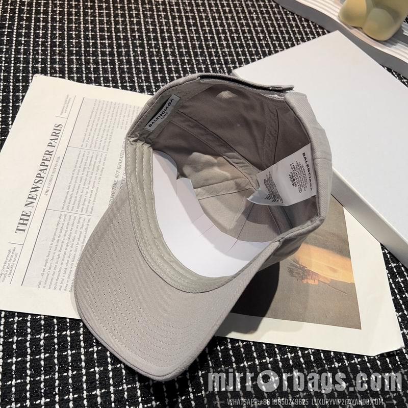 Balenciaga Hat dx11