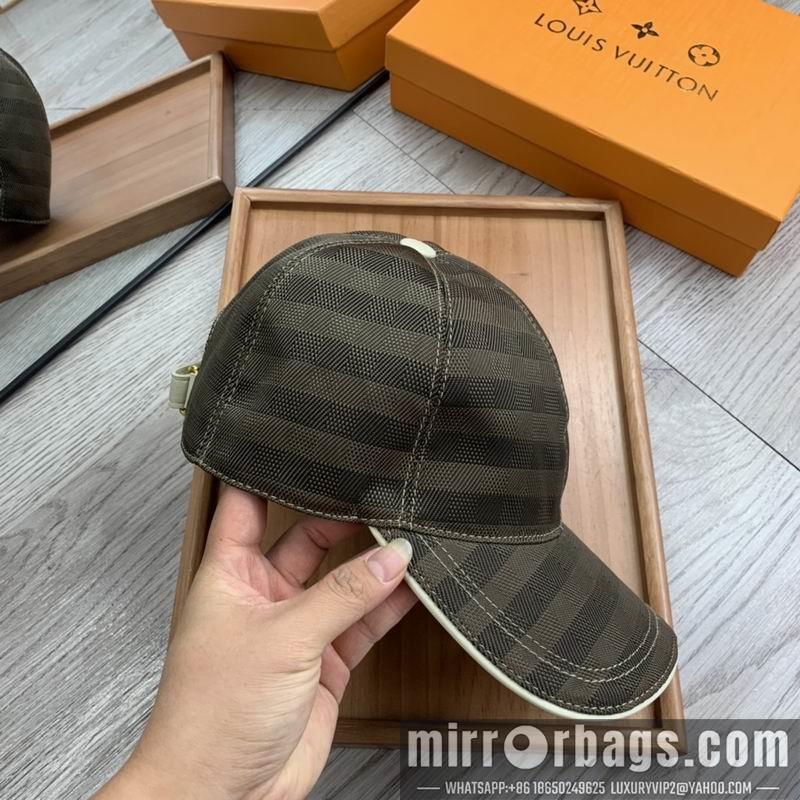 LV Hat dx152