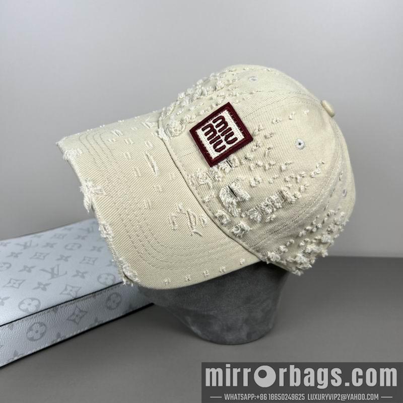 Miumiu Hat dx17