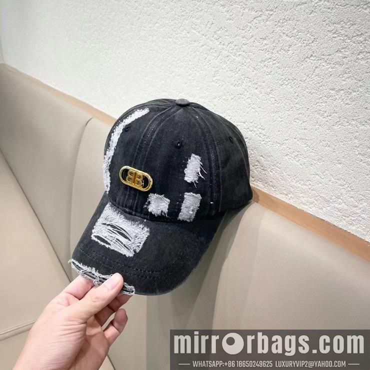 Balenciaga Hat 032002