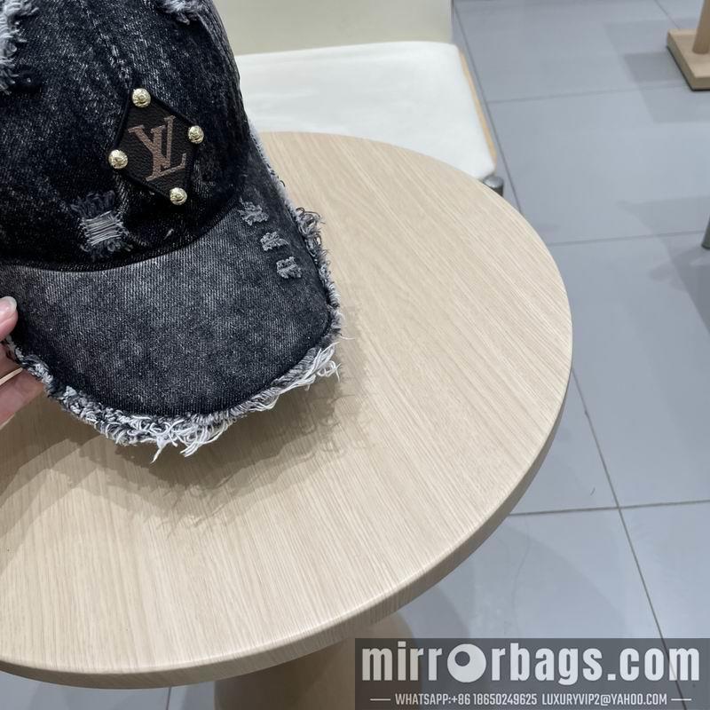 LV Hat 030953