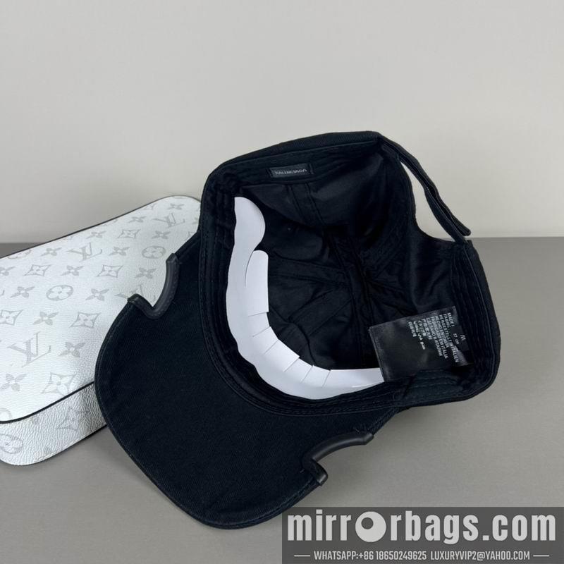 Balenciaga Hat dx28