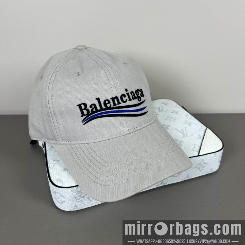 Balenciaga Hat dx38