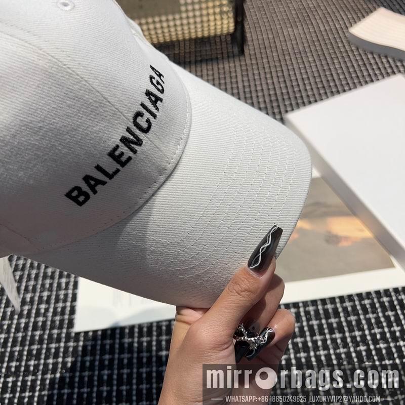 Balenciaga Hat dx10