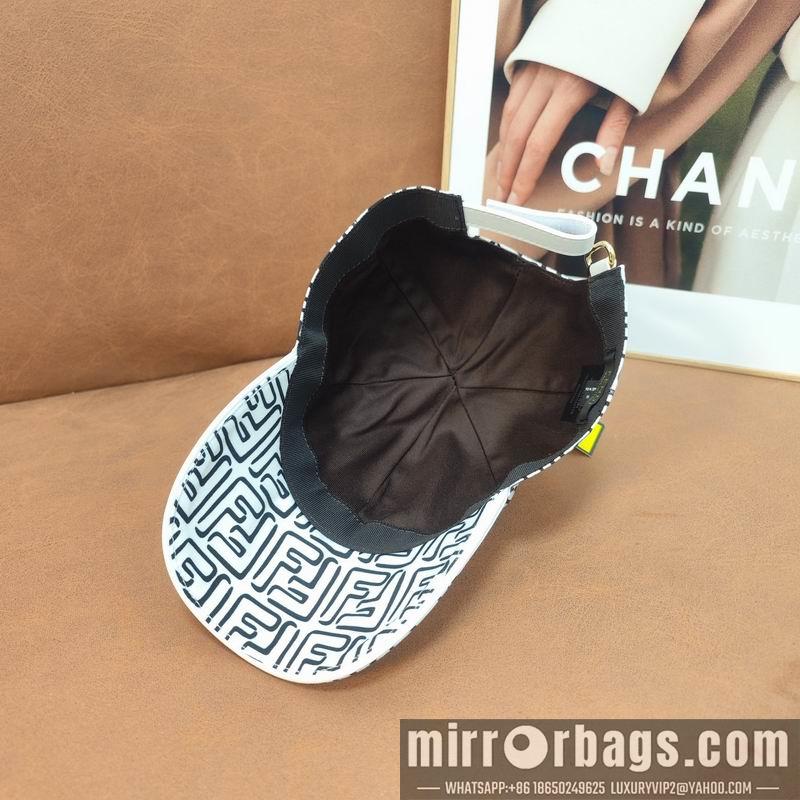 Fendi Hat dx43