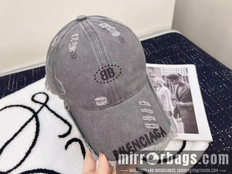 Balenciaga Hat dx107