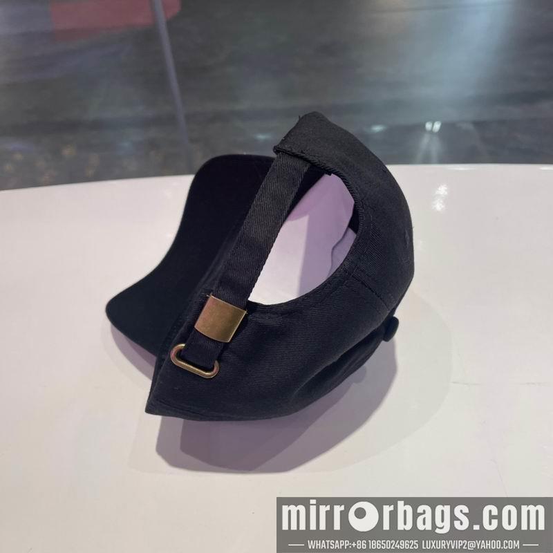 Dior Hat 082602