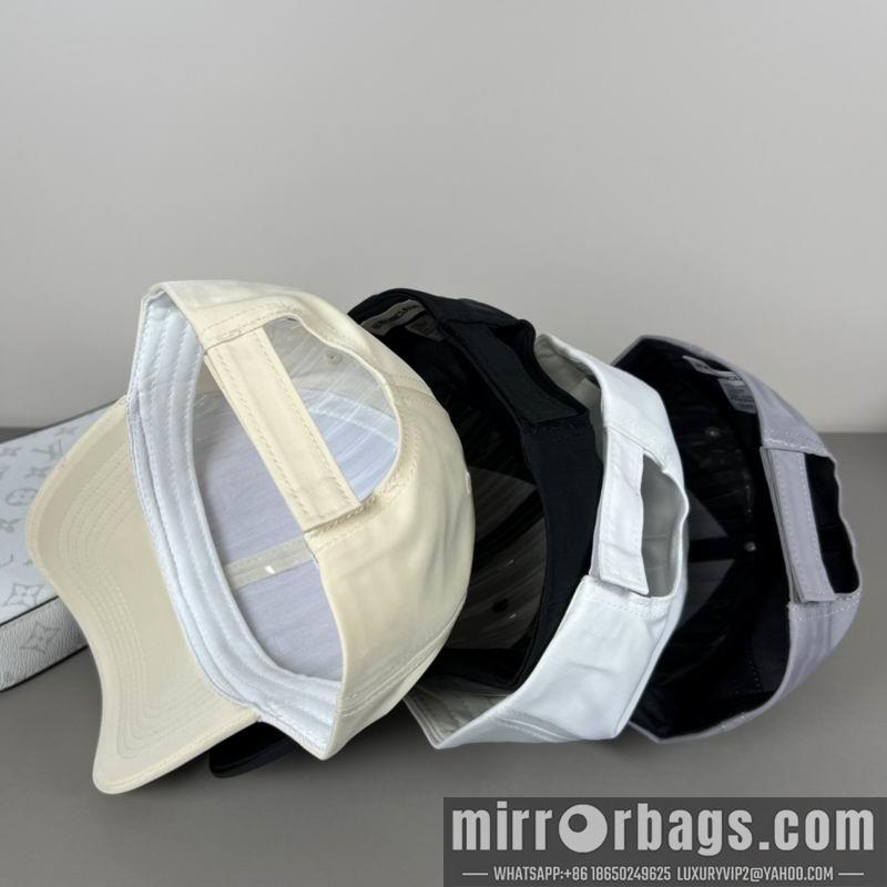 Balenciaga Hat dx33