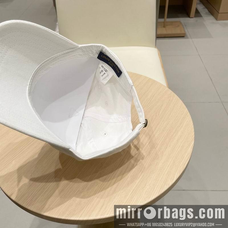 LV Hat 010902