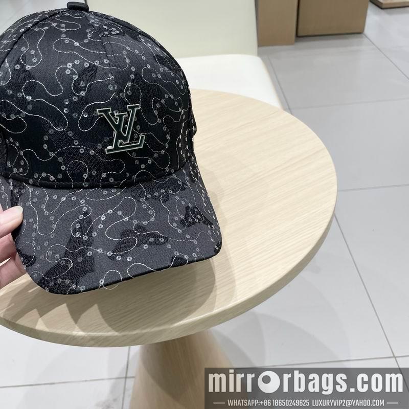 LV Hat 041402