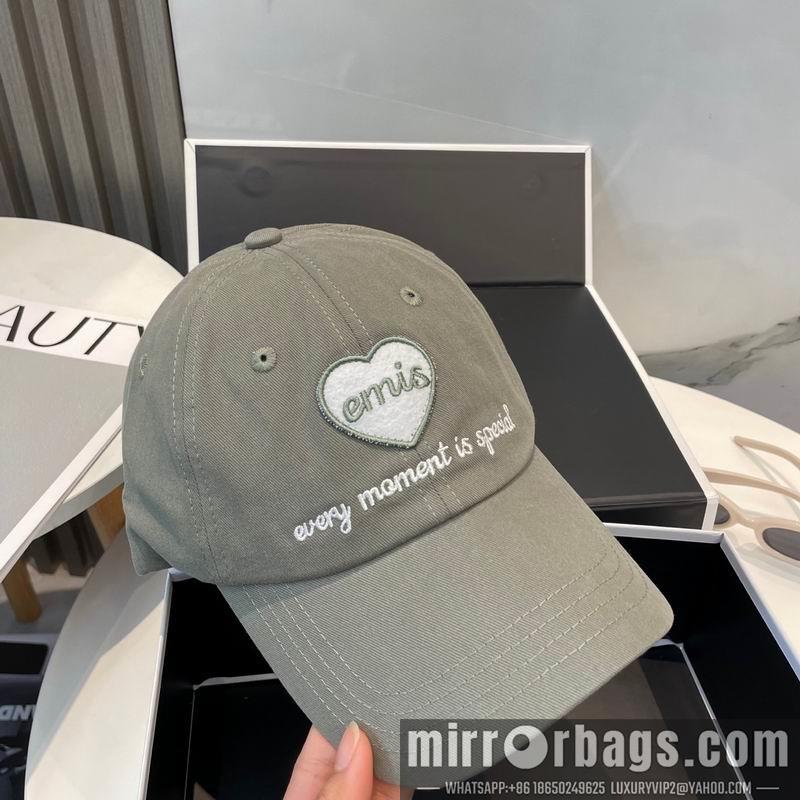Emis Hat dx09