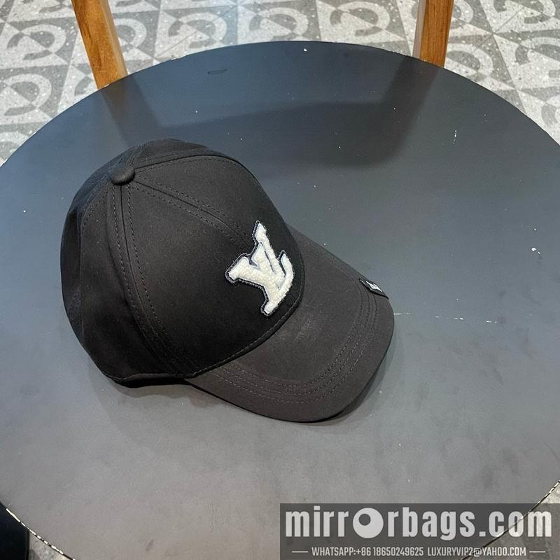 LV Hat 072303
