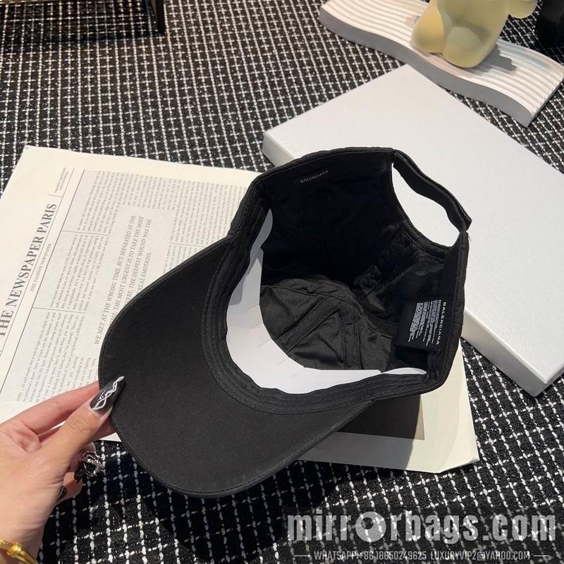 Balenciaga Hat dx24