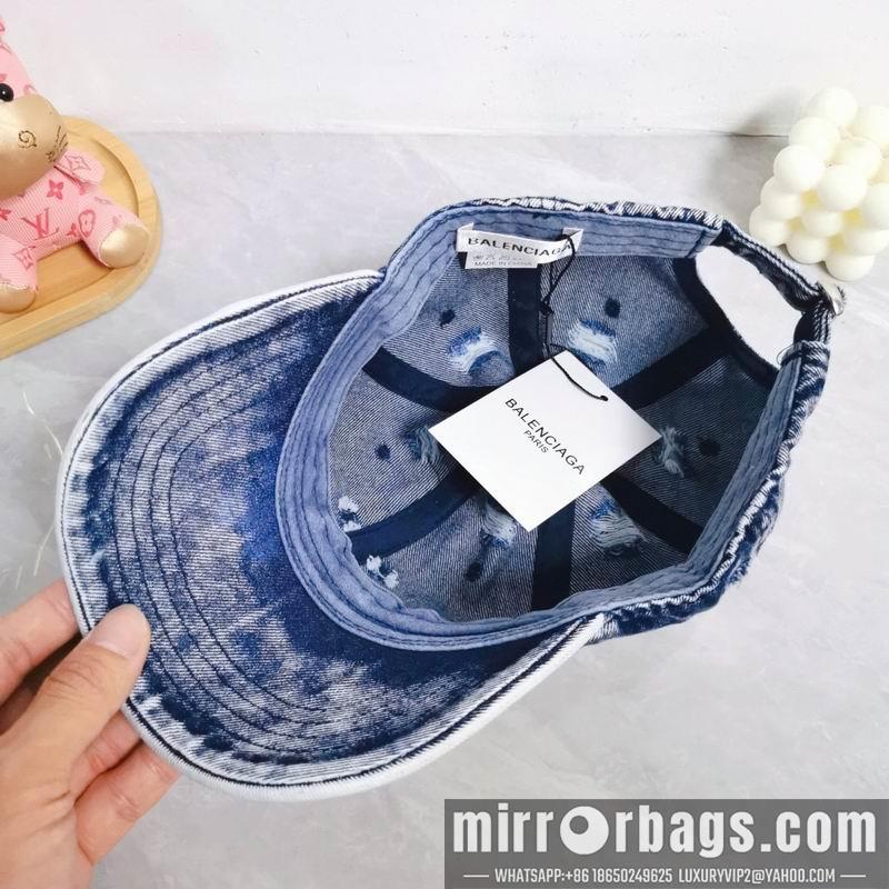 Balenciaga Hat dx30
