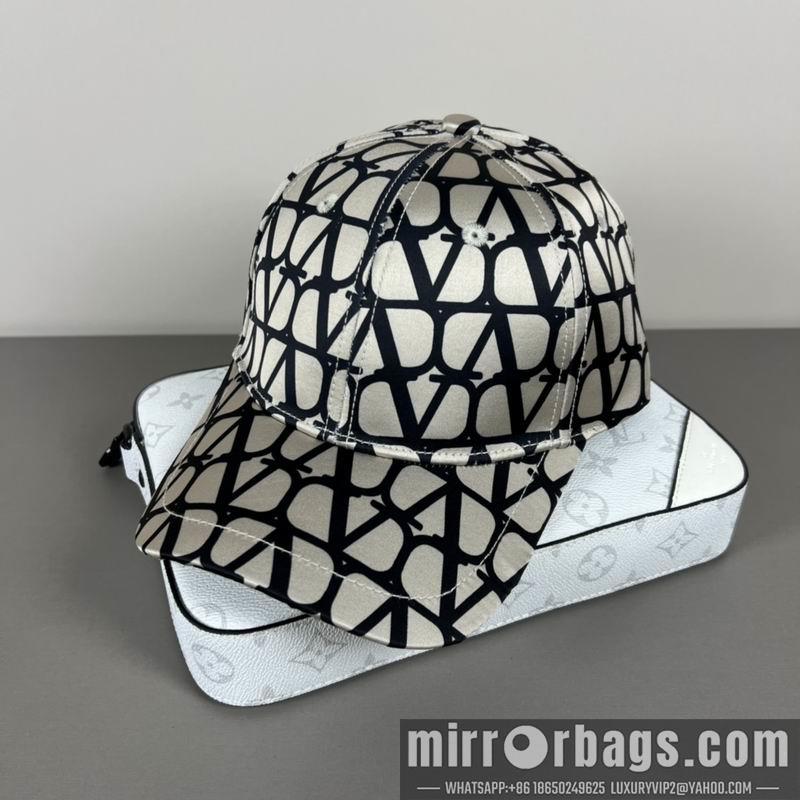 Valentino Hat dx03