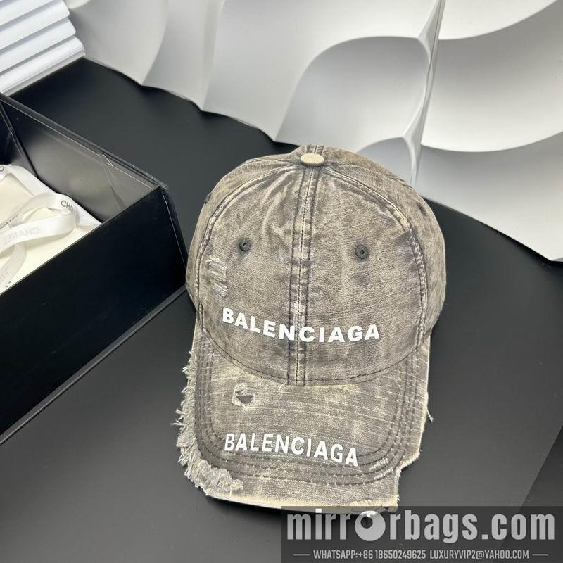 Balenciaga Hat dx10