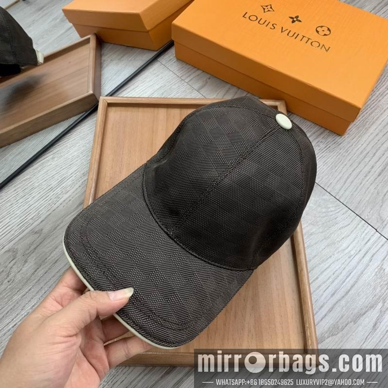 LV Hat dx152