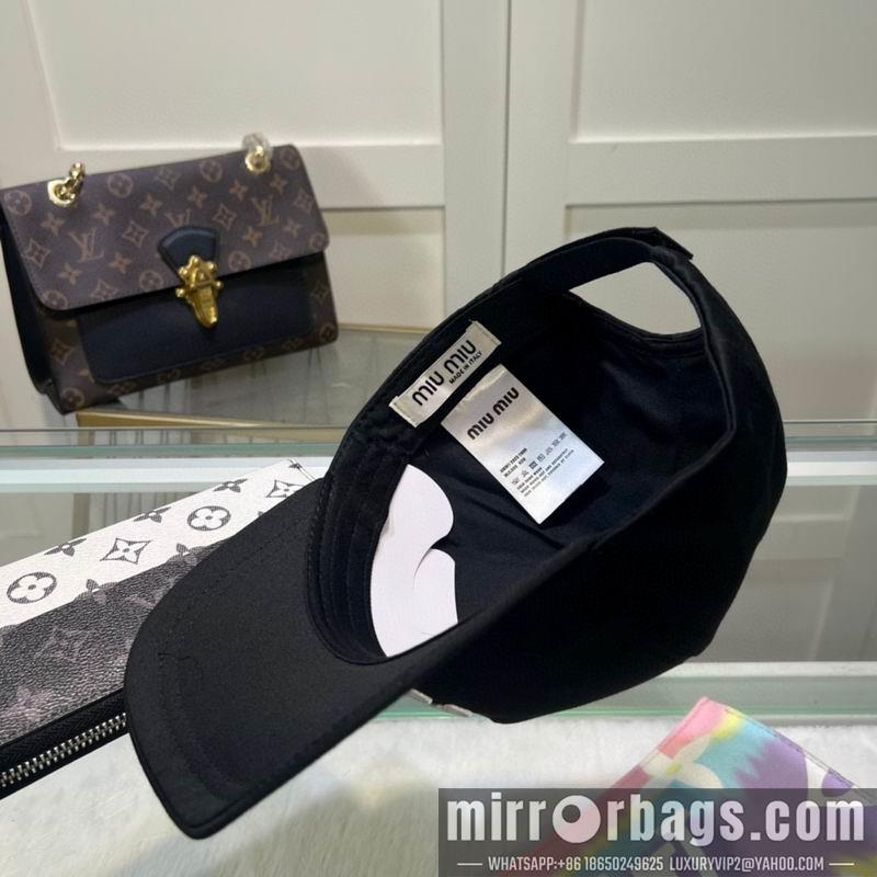 Miumiu Hat dx49