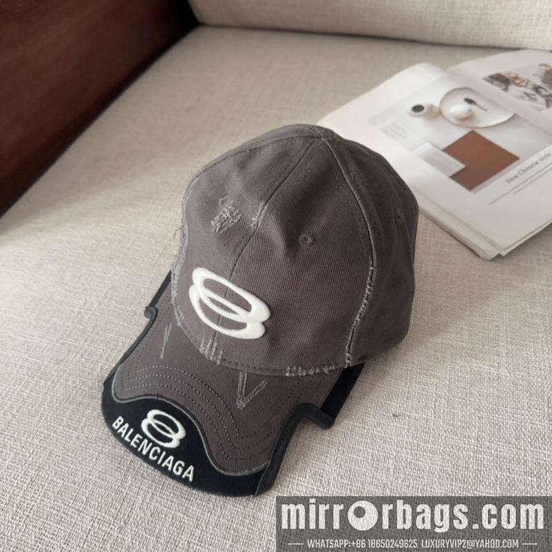 Balenciaga Hat dx21