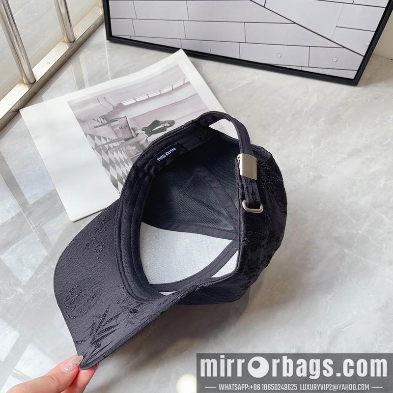 Miumiu Hat 041704