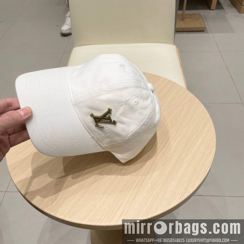 LV Hat 010902