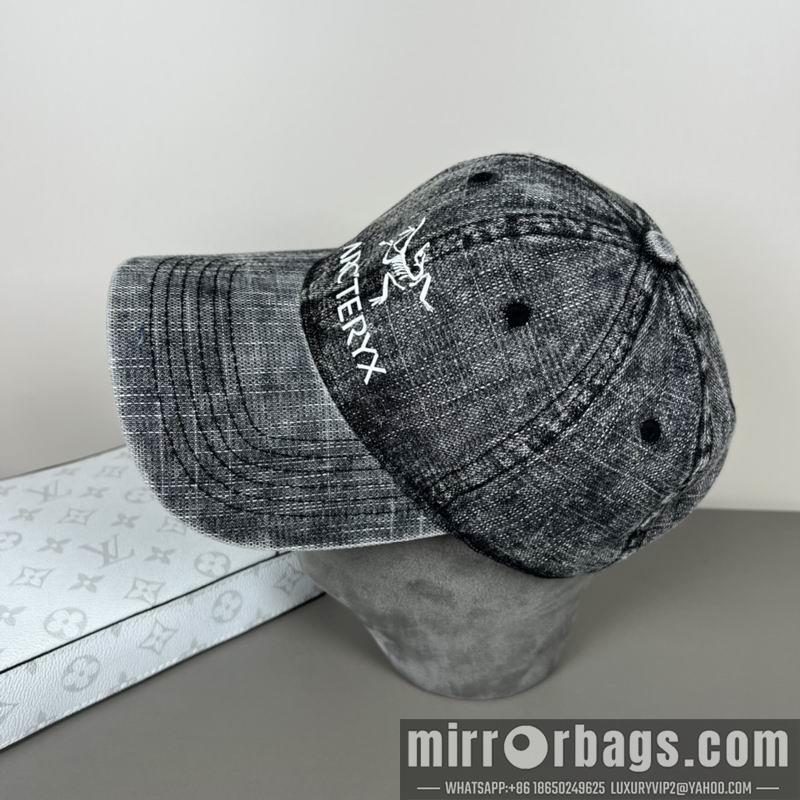 Arcteryx Hat dx16