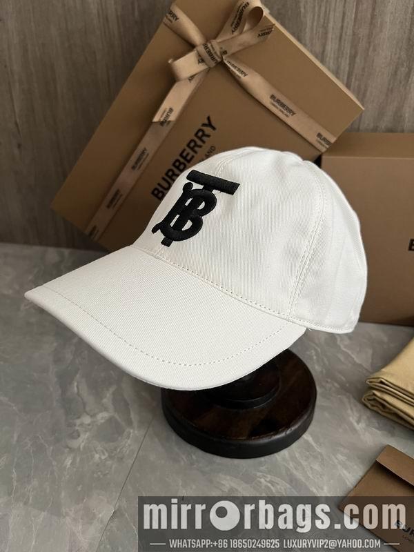 Burberry Hat dx40
