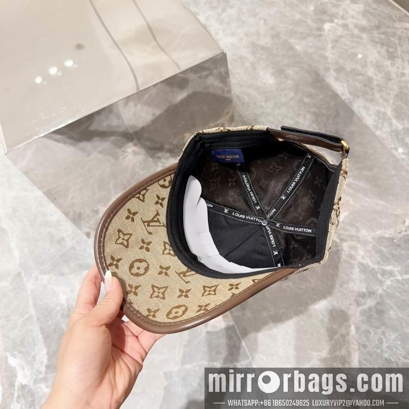 LV Hat dx38
