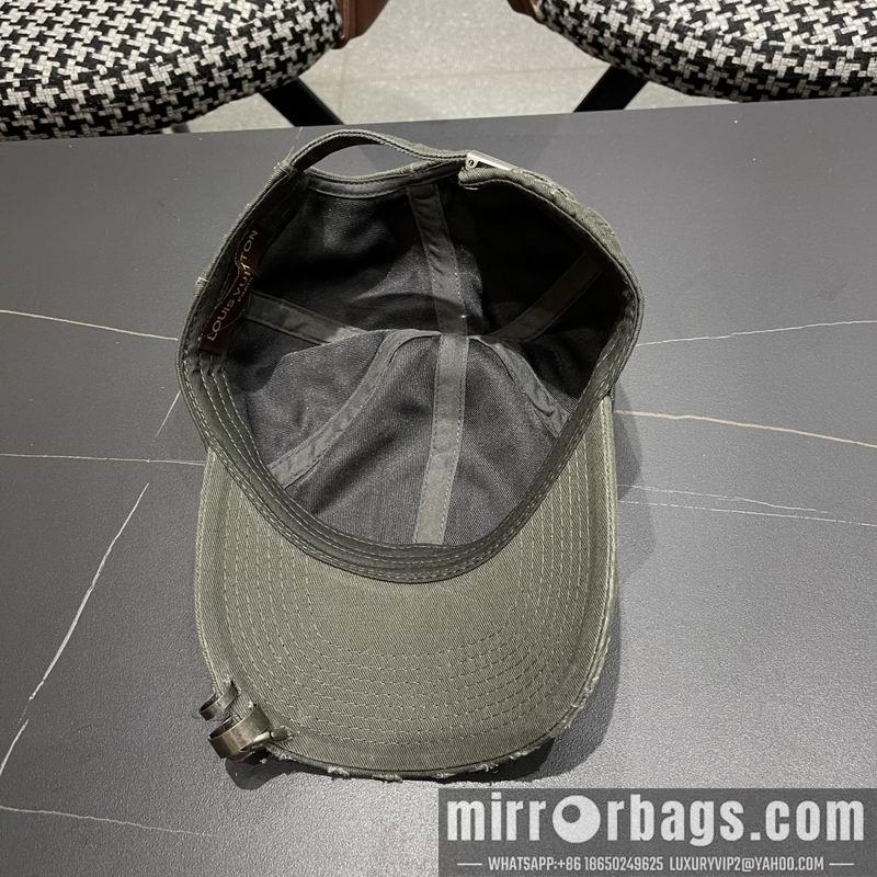LV Hat 040206