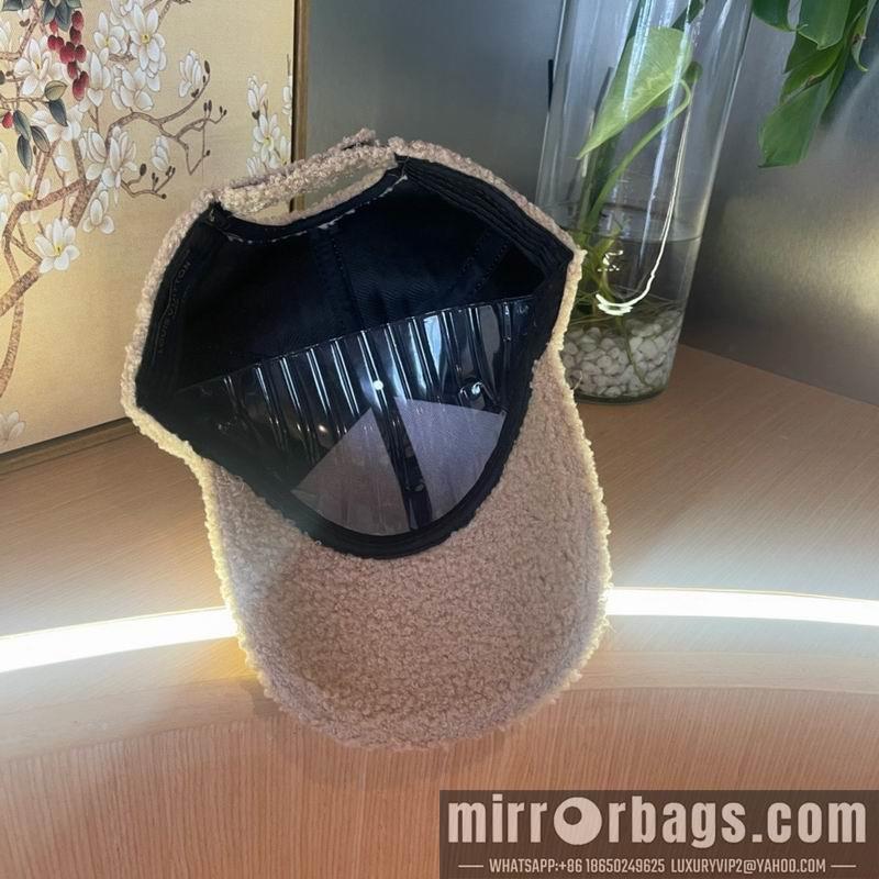 LV Hat 010601