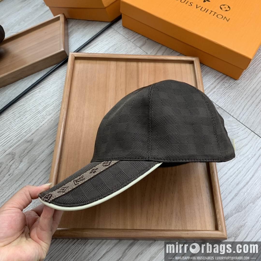 LV Hat dx150