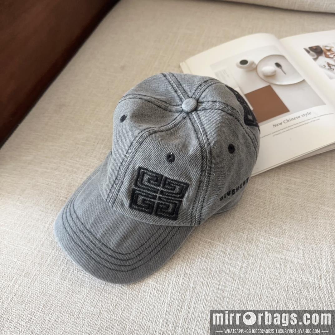 Givenchy Hat dx07